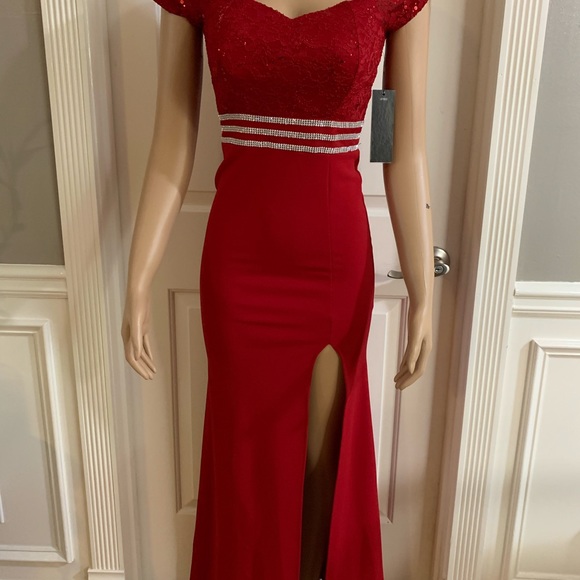 Women’s junior red lace top fit & flare dress - Picture 6 of 11